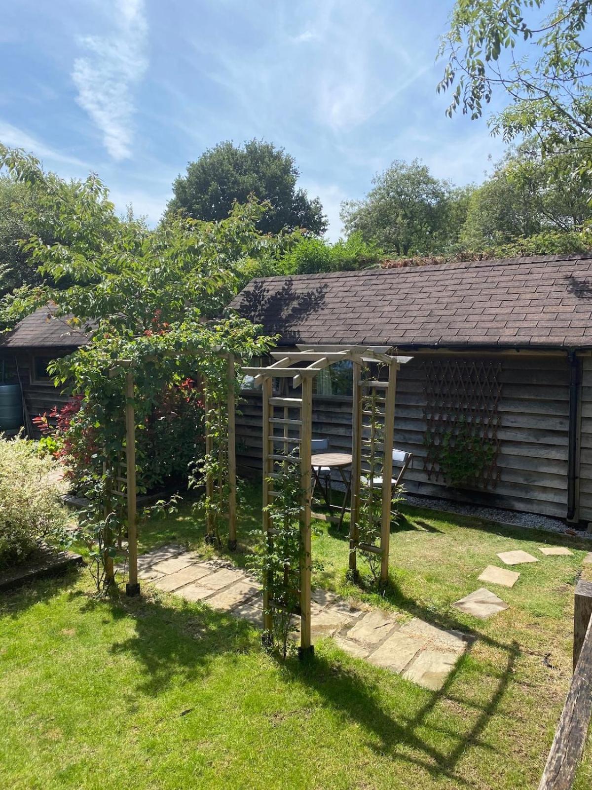 فيلا The Tool Shed Nestled In Idyllic Countryside Linchmere المظهر الخارجي الصورة